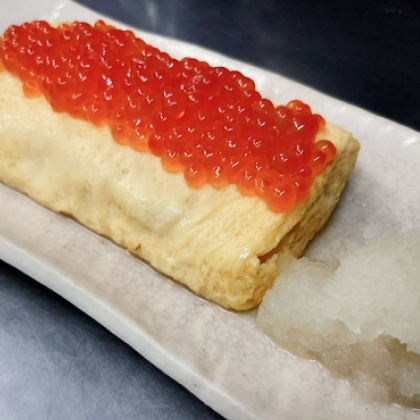 だし巻きいくらかけ