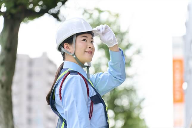 女性警備員